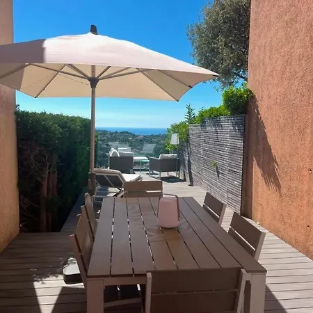 Mazet Moderne, Vue Mer, Clim, Piscine Holiday home