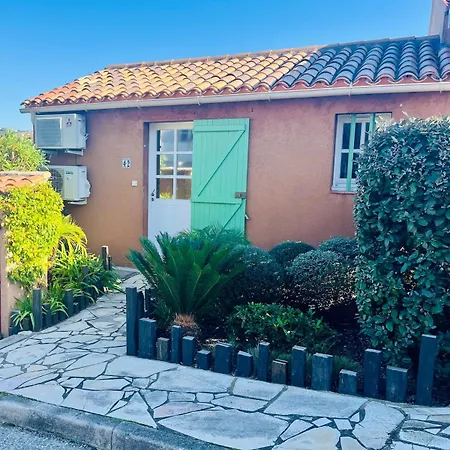 Holiday home Mazet Moderne, Vue Mer, Clim, Piscine *
